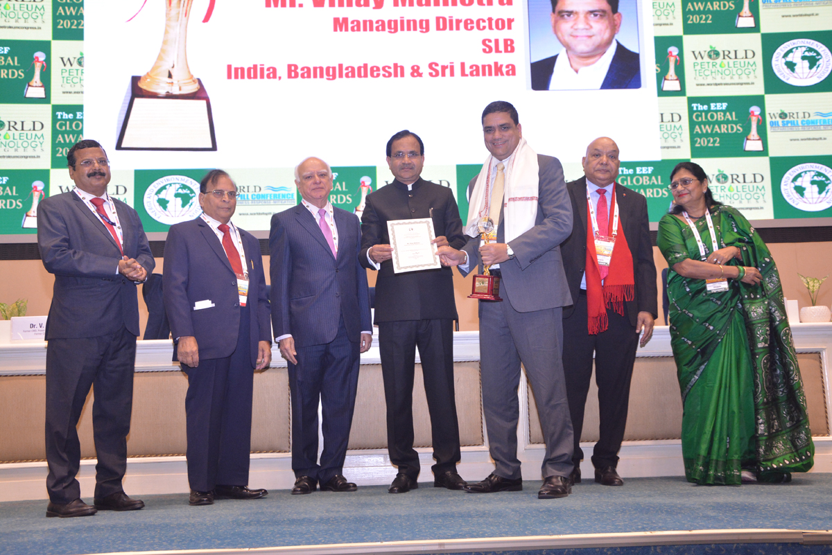 The Energy And Environment Foundation Conferred The Global Excellence Award 2022 to Mr. Vinay Malhotra for his Excellent Contribution in Petroleum Sector